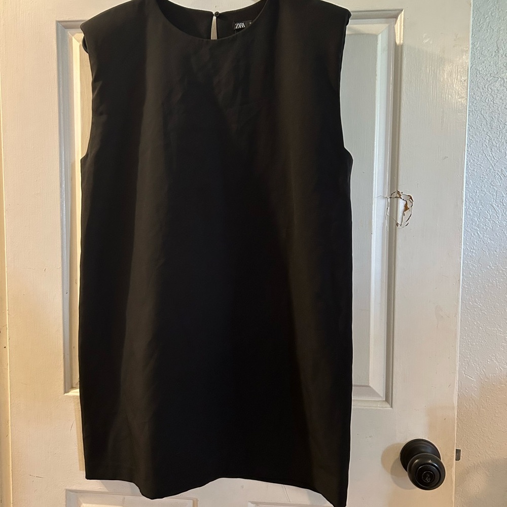 Zara Black Sleeveless Shift Dress